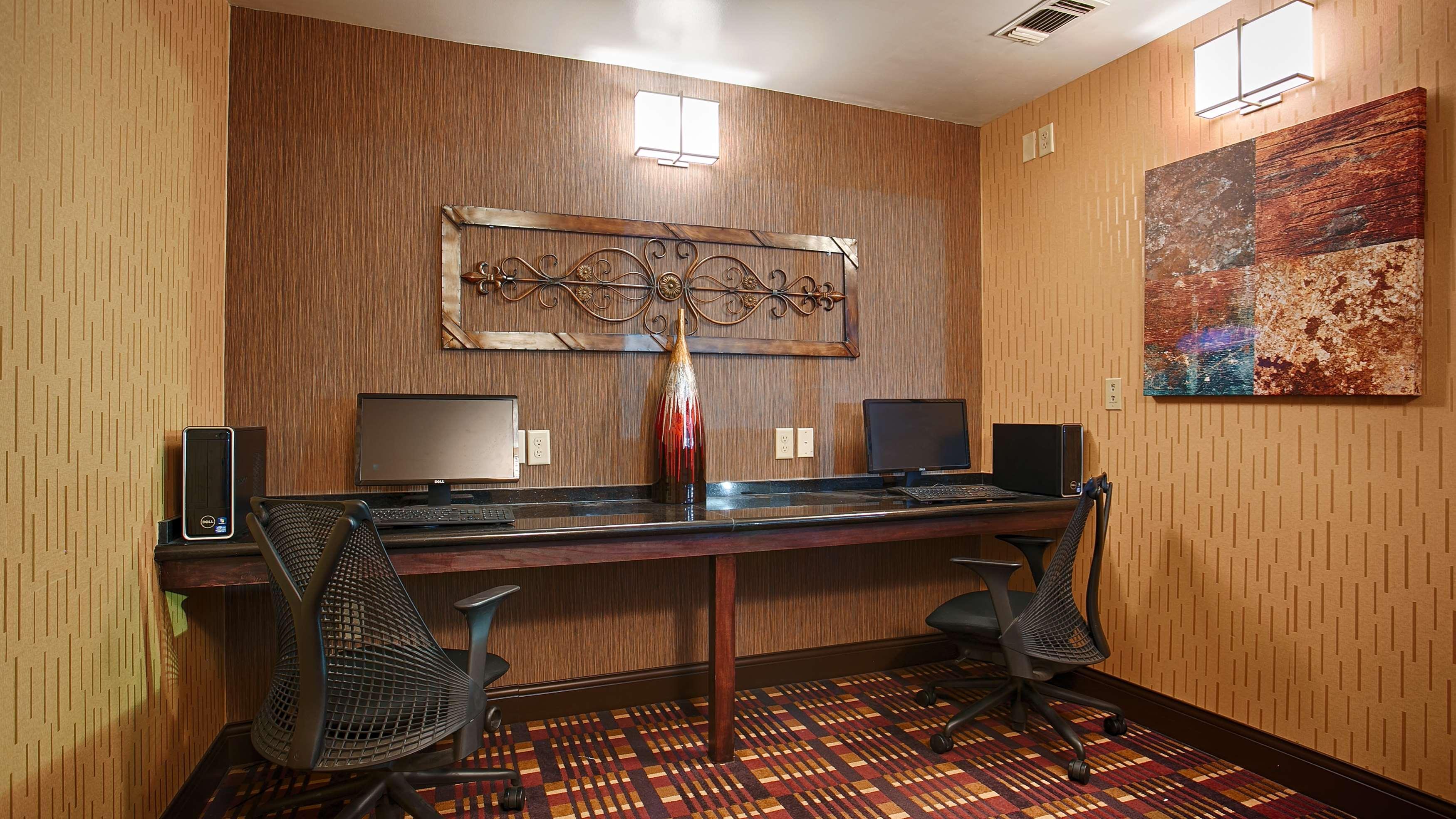 Best Western Plus Midwest Inn & Suites Salina Eksteriør billede