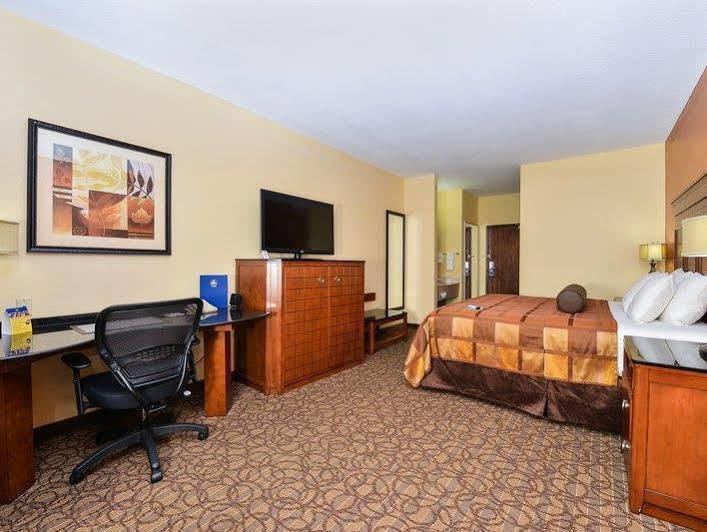 Best Western Plus Midwest Inn & Suites Salina Eksteriør billede